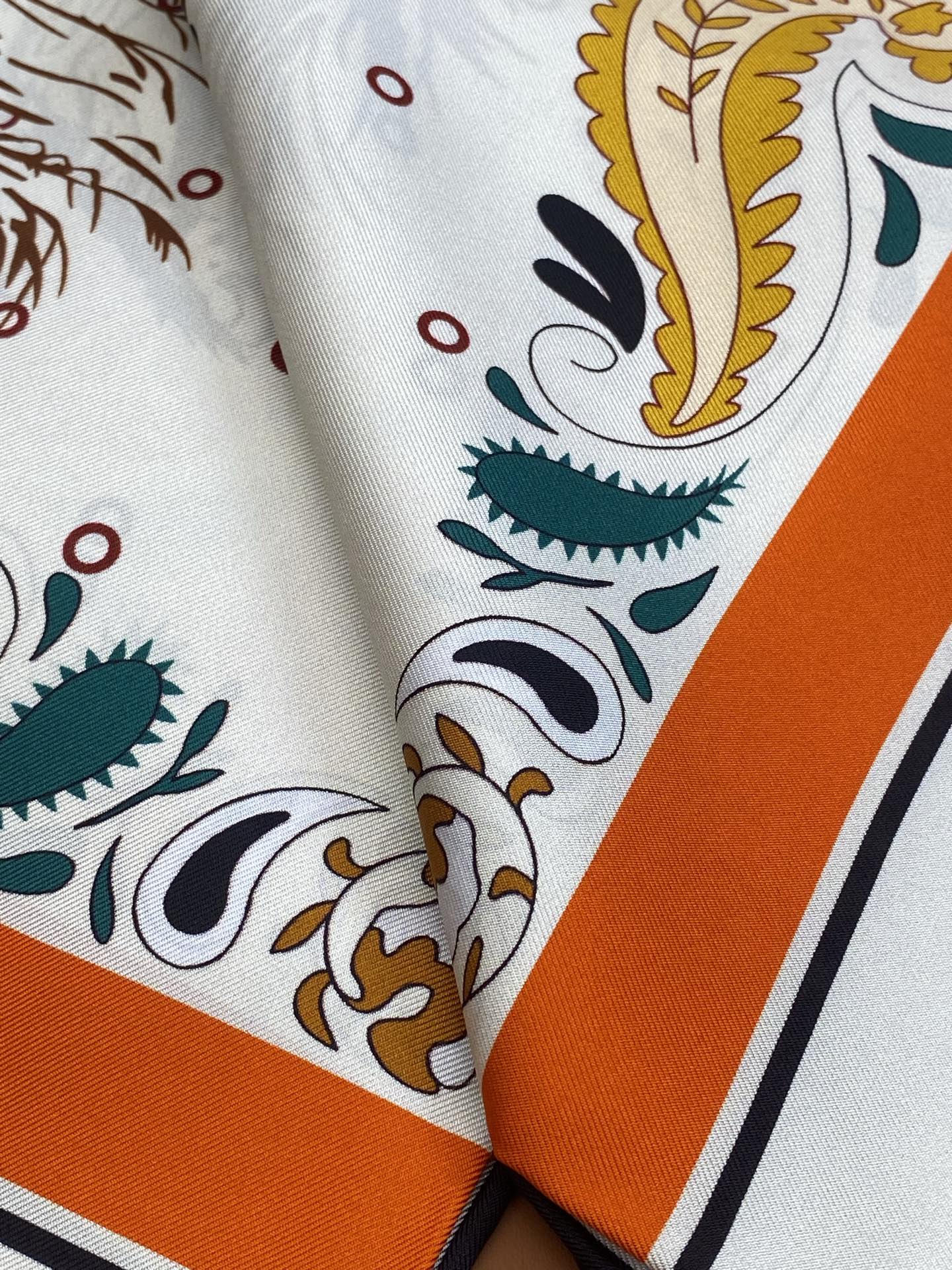 HERMES 25S SCARF 90 IN SILK 703669