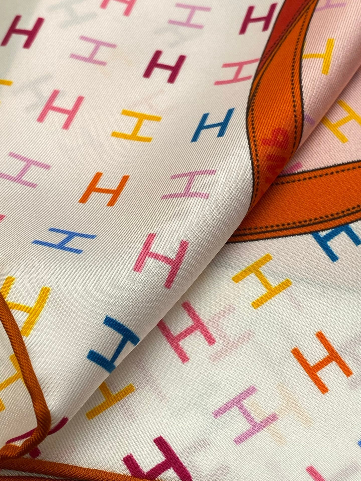 HERMES 25S SCARF 90 IN SILK 703682