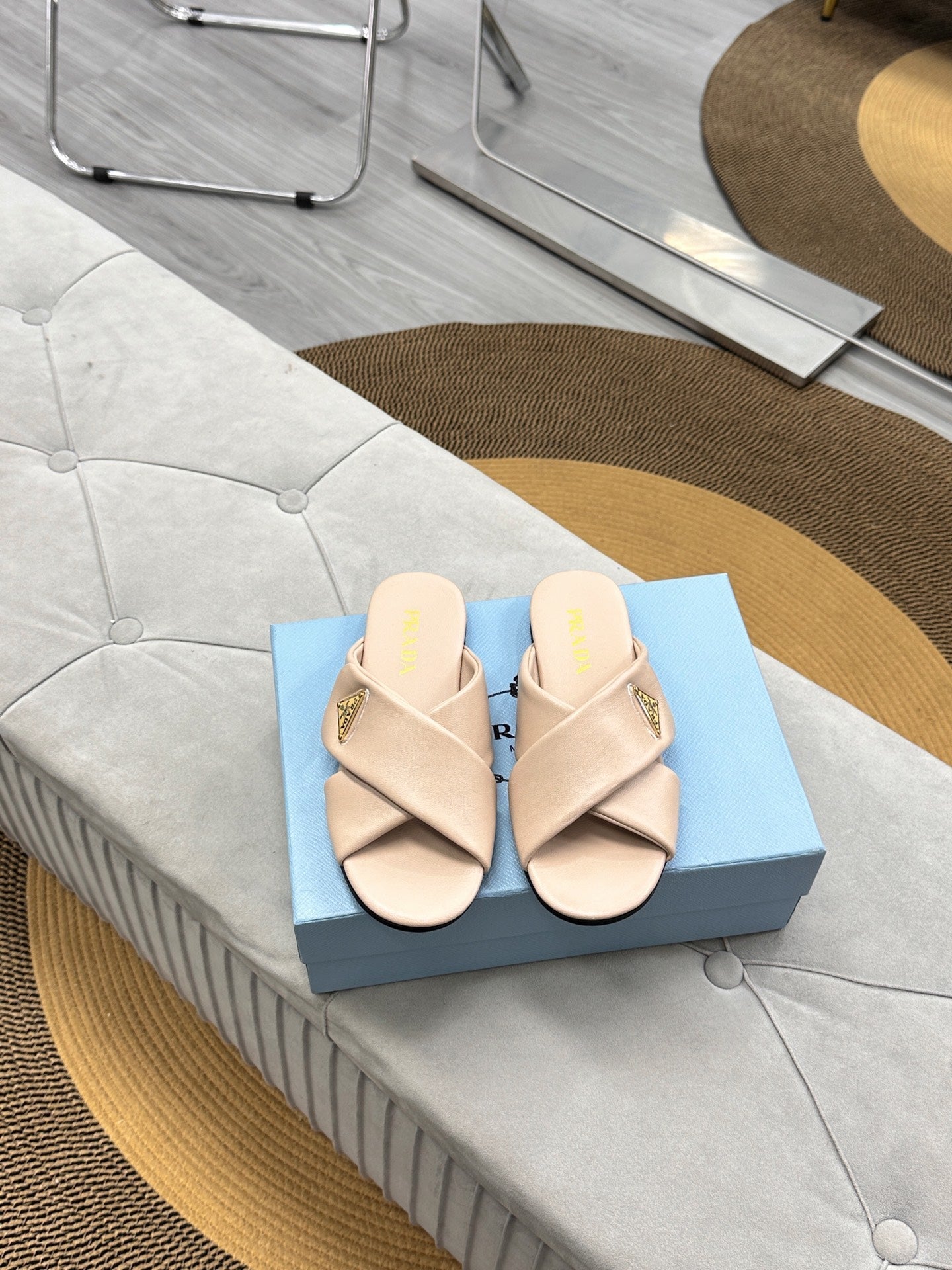 PRADA 25S SLIDE SANDALS IN BEIGE CALFSKIN LOGO