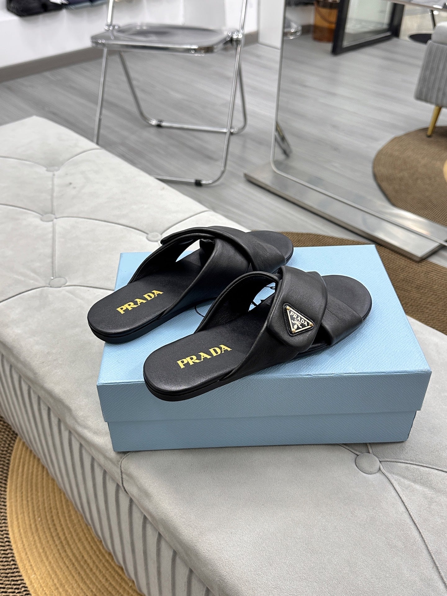 PRADA 25S SLIDE SANDALS IN BLACK CALFSKIN LOGO
