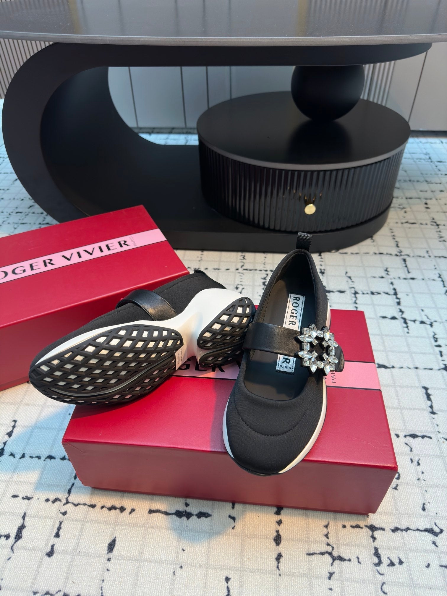 VIV' RUN BALLERINAS IN BLACK FABRIC