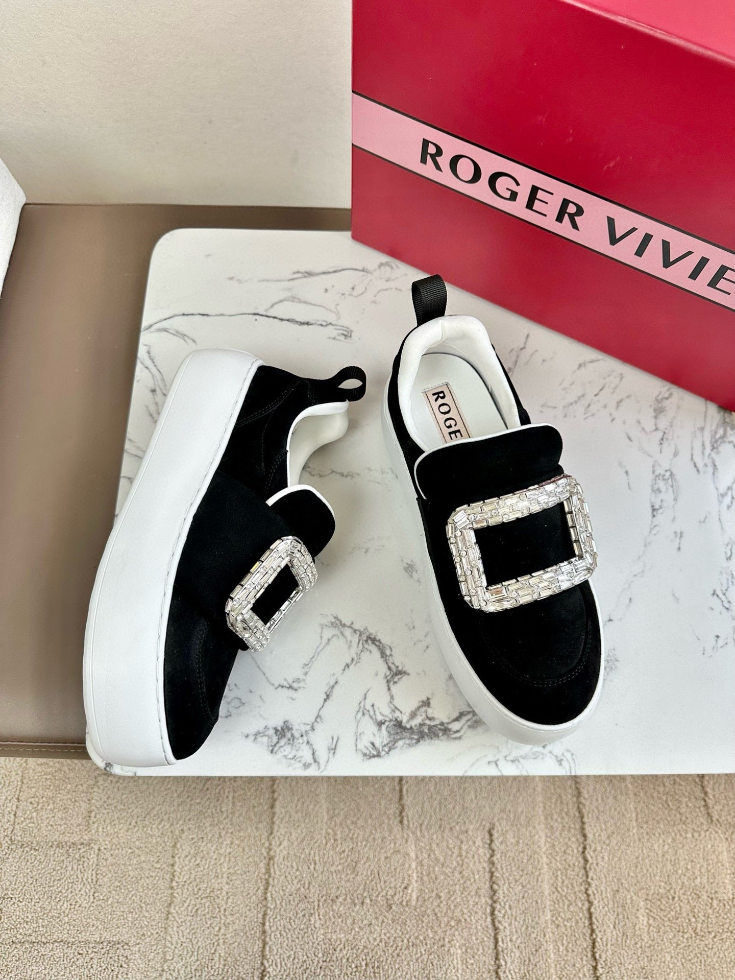 VIV' UP SNEAKERS IN BLACK SUEDE