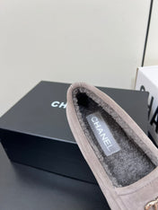 LOAFER IN KHAKI BROWN SUEDE AND SOLF FLEECE LINING