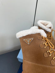 LACE-UP ANKLE BOOTS IN CAMEL SUEDE AND SHEARLING LINING