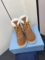 LACE-UP ANKLE BOOTS IN CAMEL SUEDE AND SHEARLING LINING