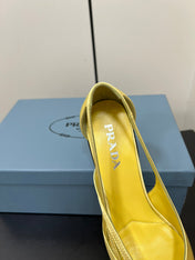 CUT-OUT BALLERINAS IN LIGHT YELLOW SATIN