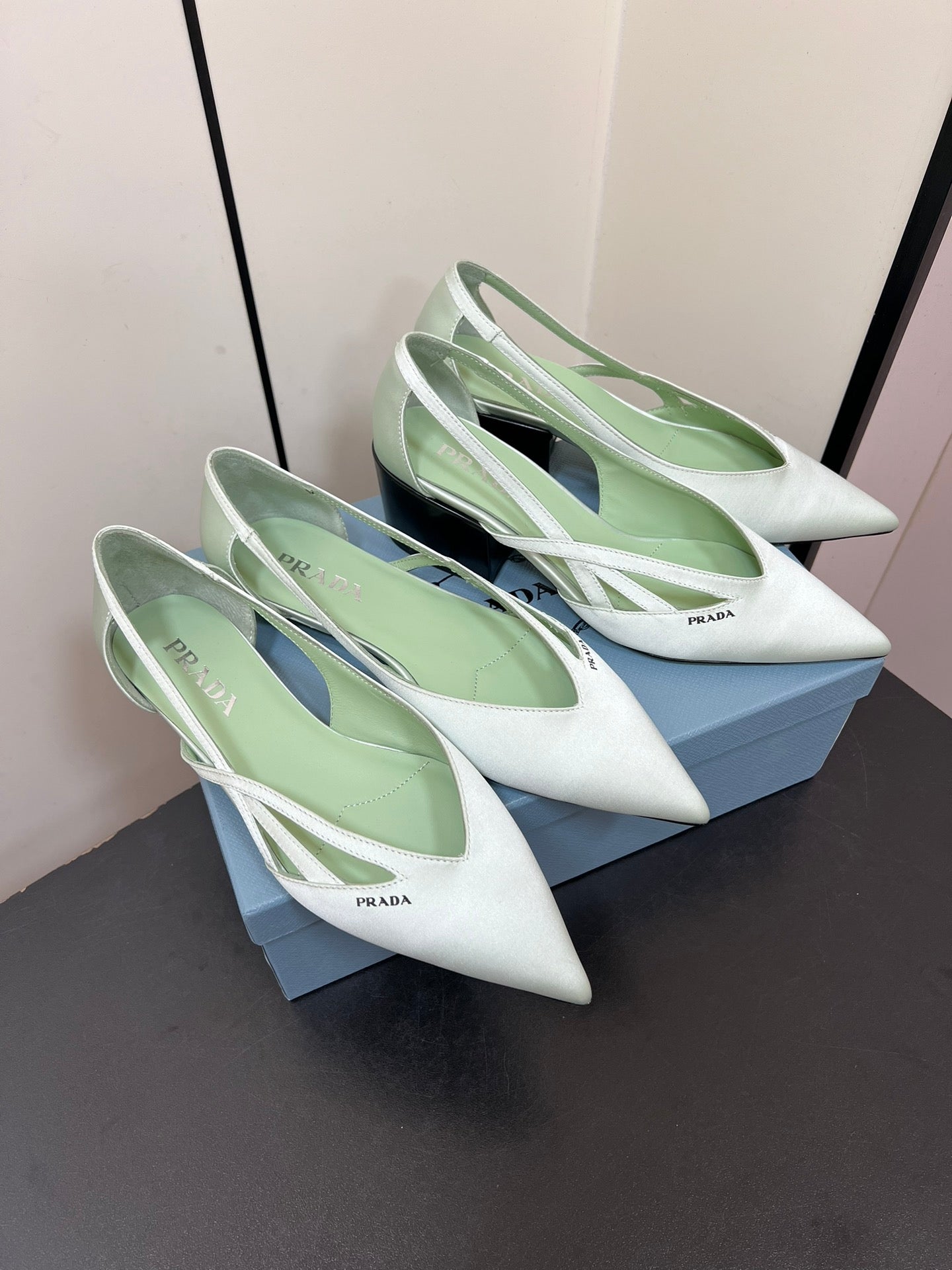 CUT-OUT BALLERINAS IN CHETWODE GREEN SATIN