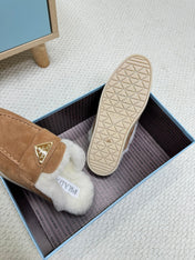 TRIANGLE LOGO FLATS IN CAMEL SUEDE AND FUR LINING