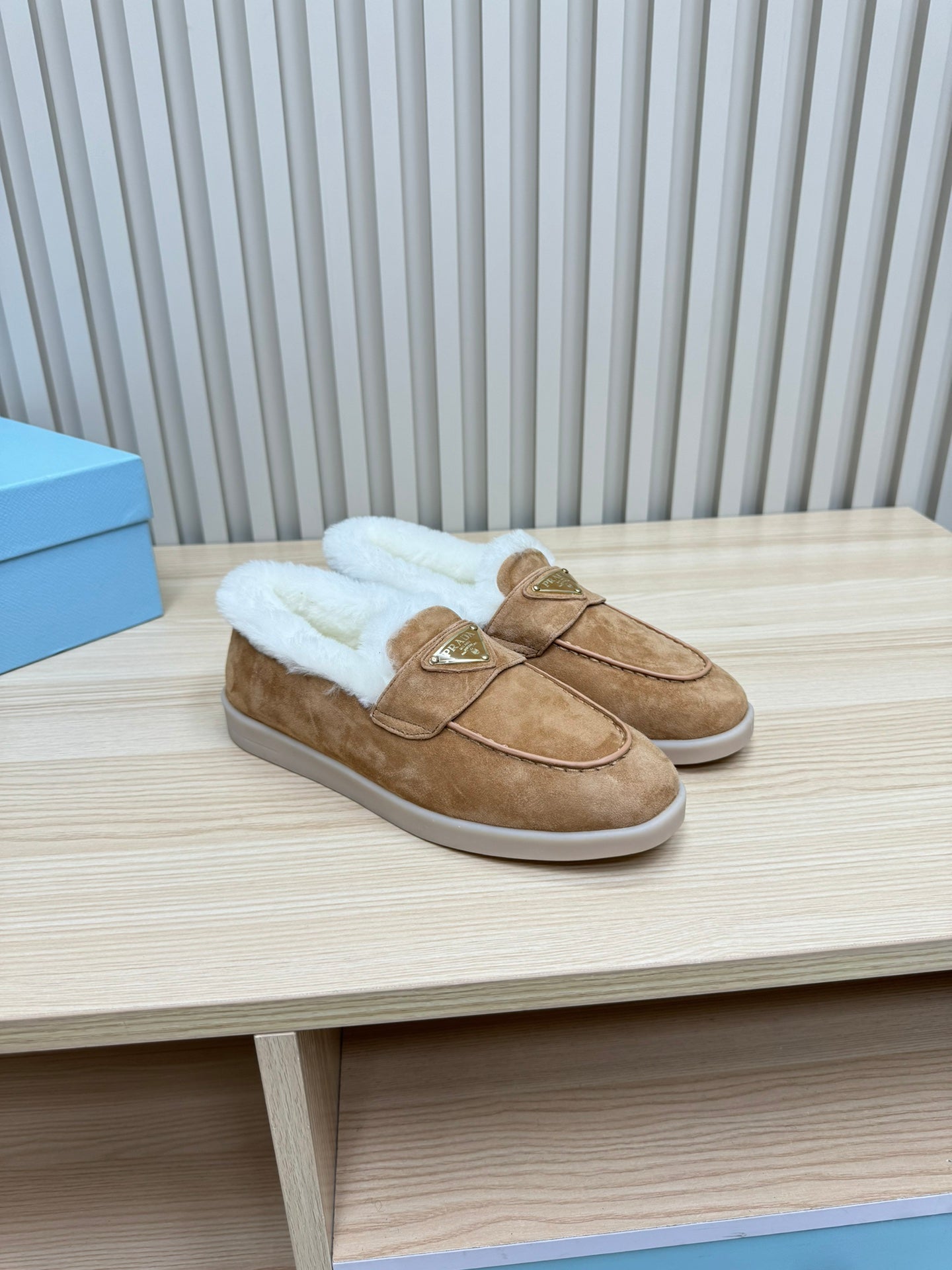 LOAFER IN CAMEL SUEDE AND FUR LINING ATTACHED TRIANGLE LOGO