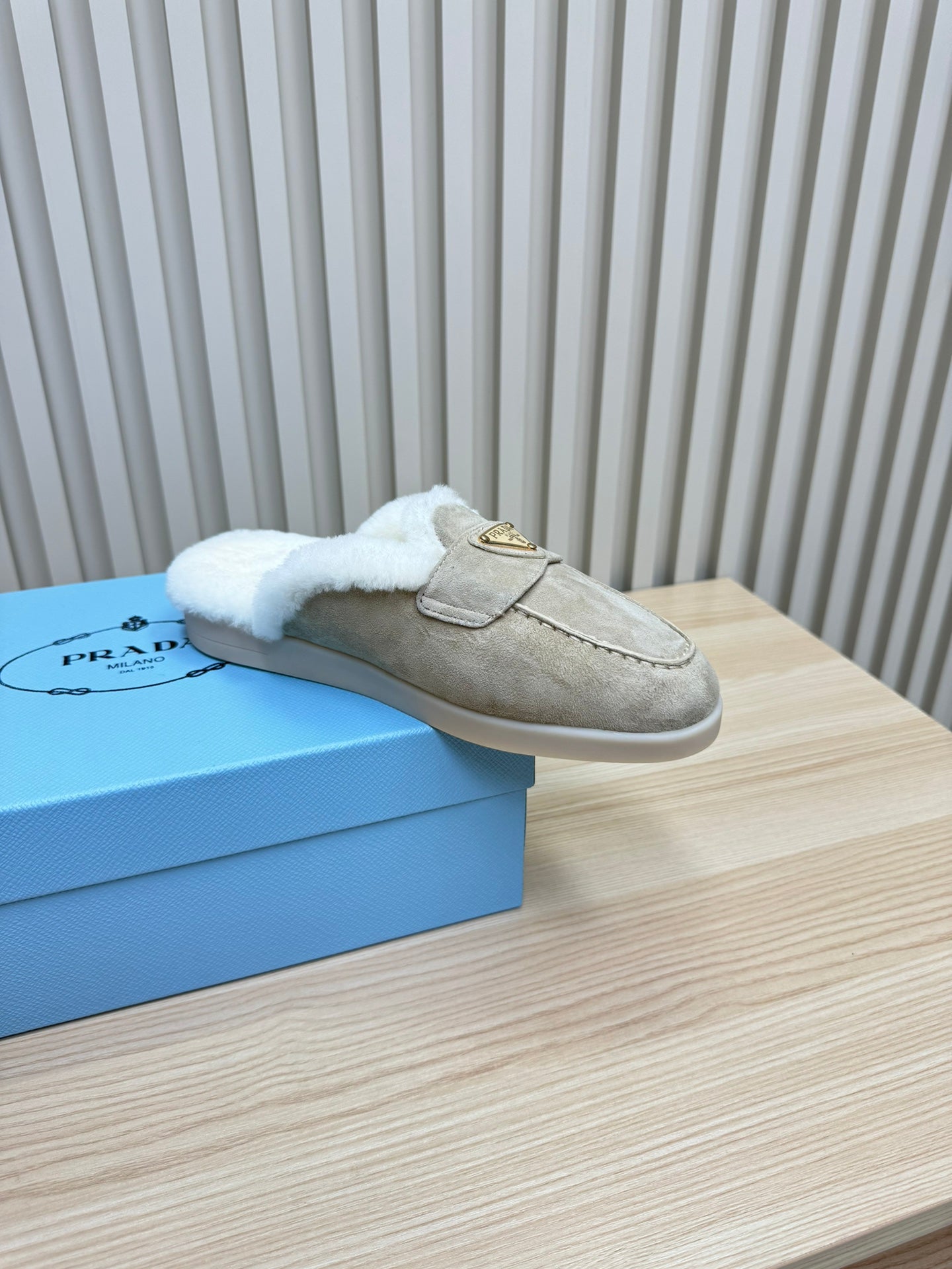 TRIANGLE LOGO FLATS IN KHAKI BEIGE SUEDE AND FUR LINING