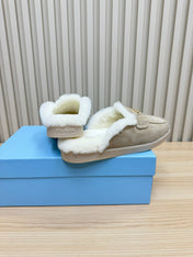 TRIANGLE LOGO FLATS IN KHAKI BEIGE SUEDE AND FUR LINING