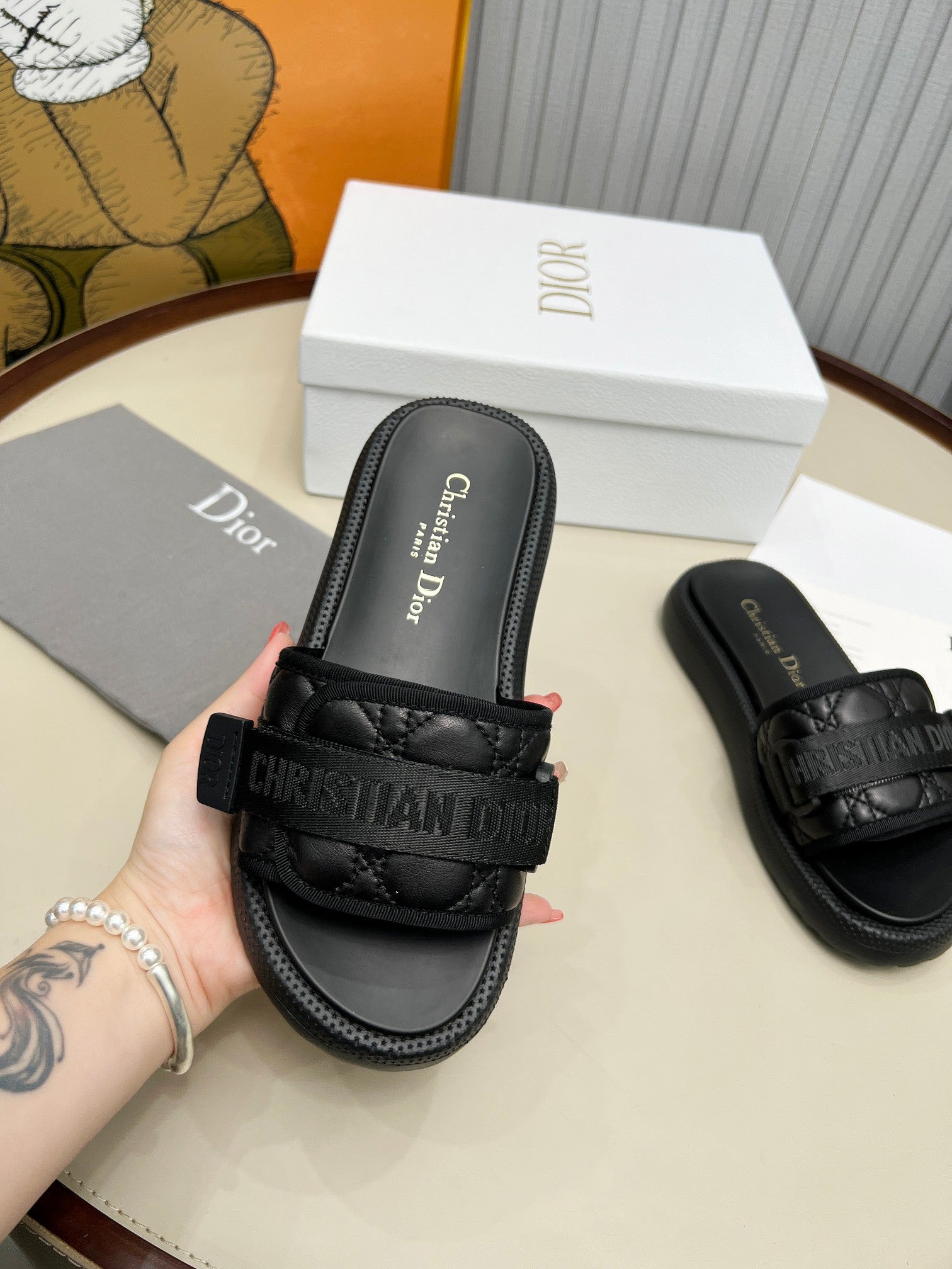 PLATFORM SLIDES 25S 50MM IN BLACK CALFSKIN AND ELECTRIC FABRIC