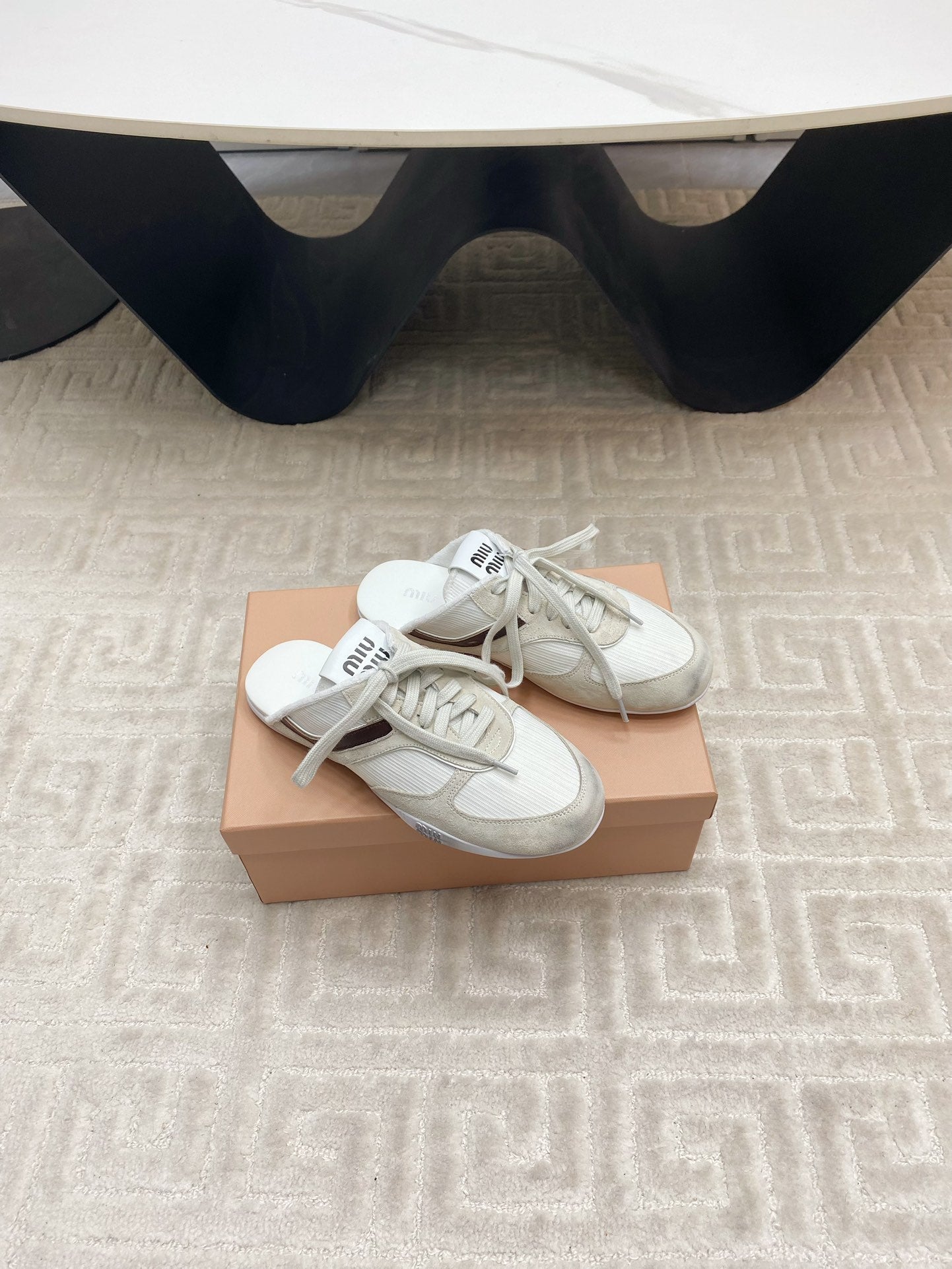 SNEAKER MULES IN WHITE MESH AND BEIGE SUEDE