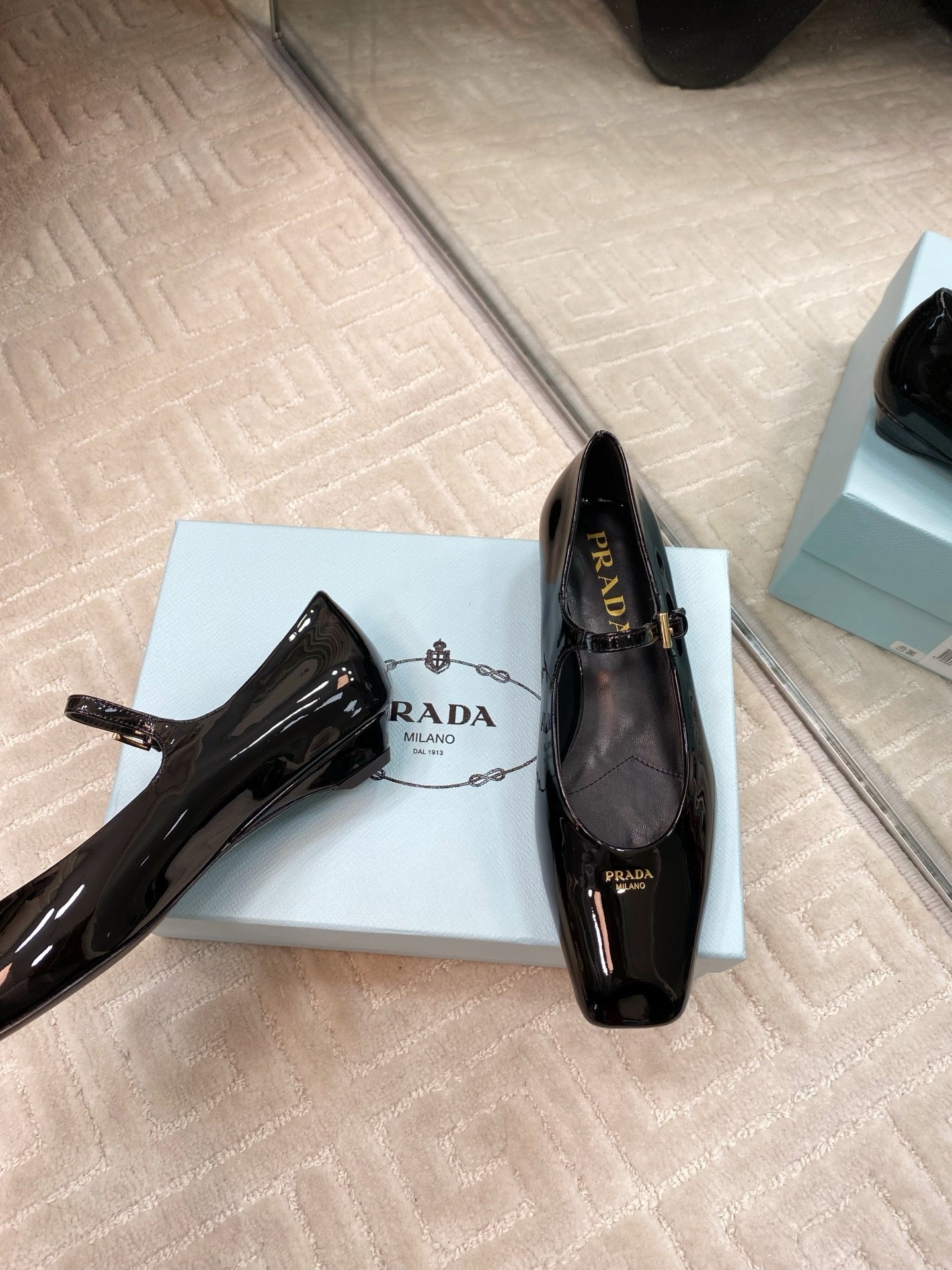 MARY JANE FLATS SQUARE TOE IN BLACK PATENT SHEEPSKIN