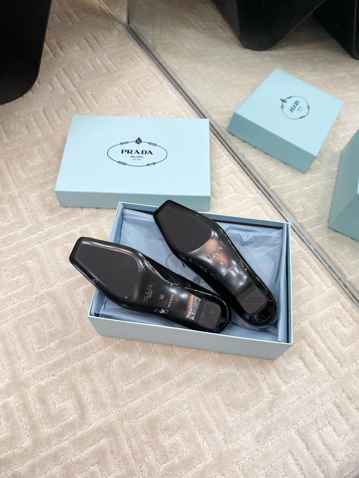 MARY JANE FLATS SQUARE TOE IN BLACK PATENT SHEEPSKIN