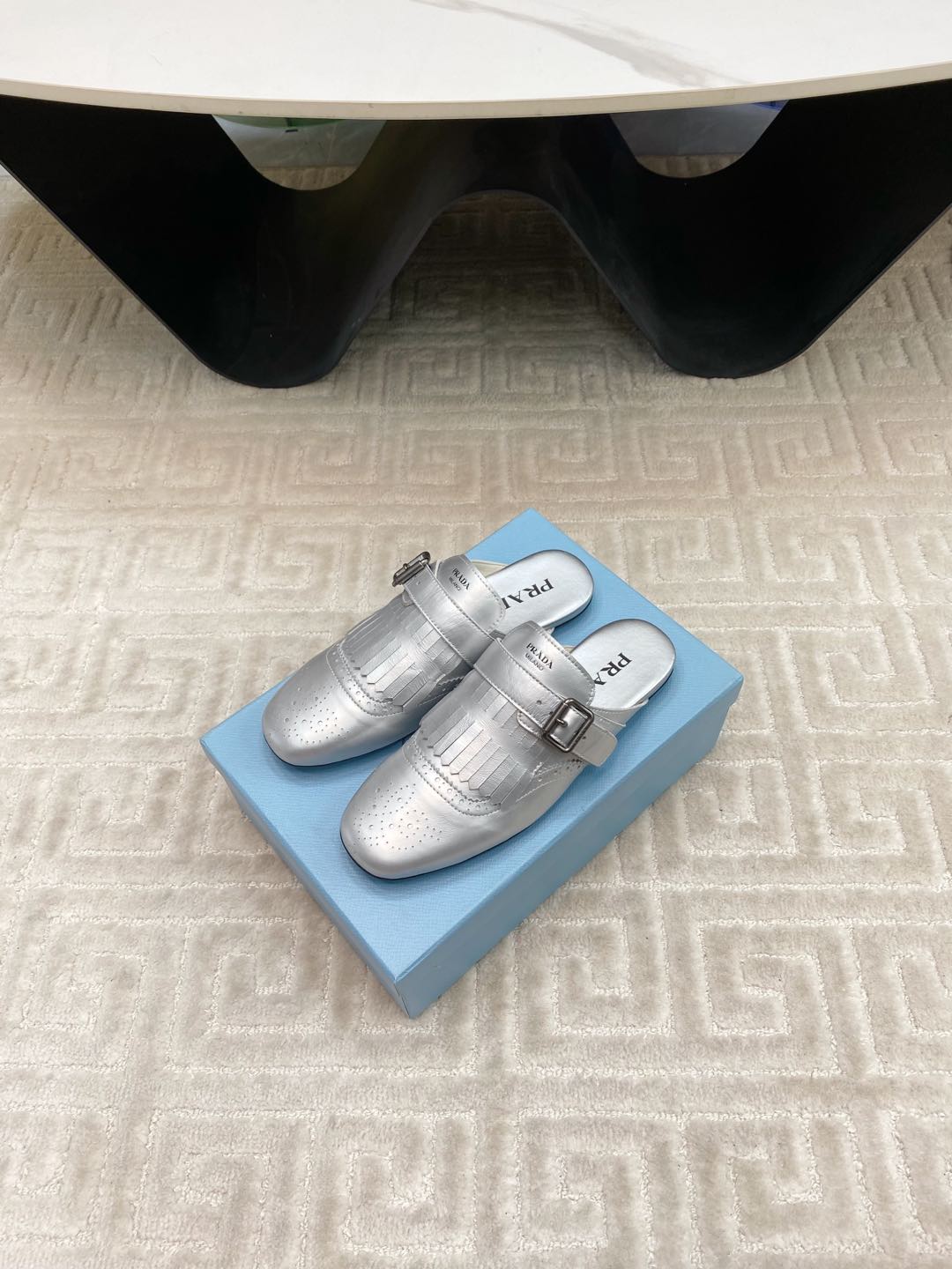 TASSEL MULES IN SILVER METALLIC LAMBSKIN