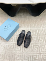 TASSEL MULES IN BLACK LAMBSKIN