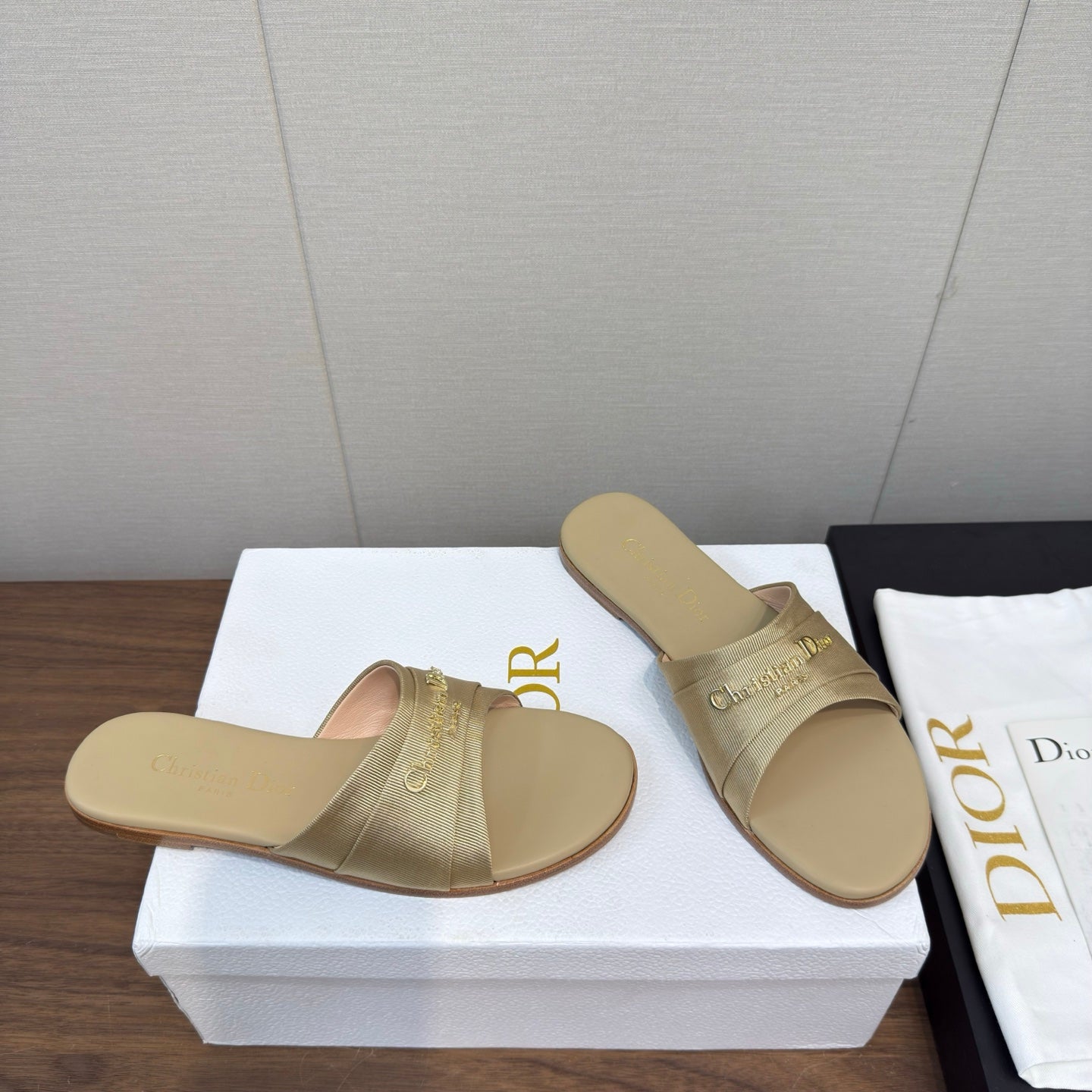DIOR SANDAL 25S IN BEIGE LAMBSKIN AND FABRIC WITH GOLD HARDWARE