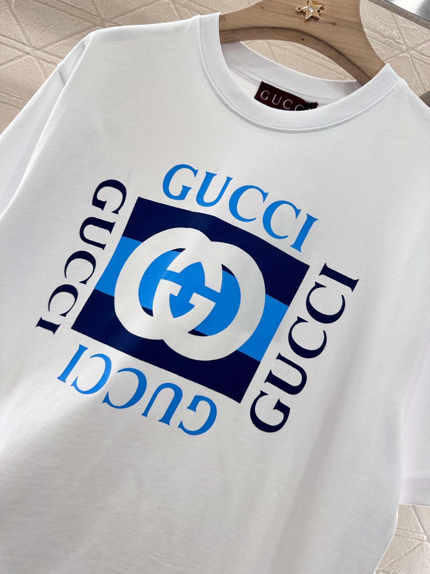GUCCI CREW NECK GRAPHIC TEE 276673
