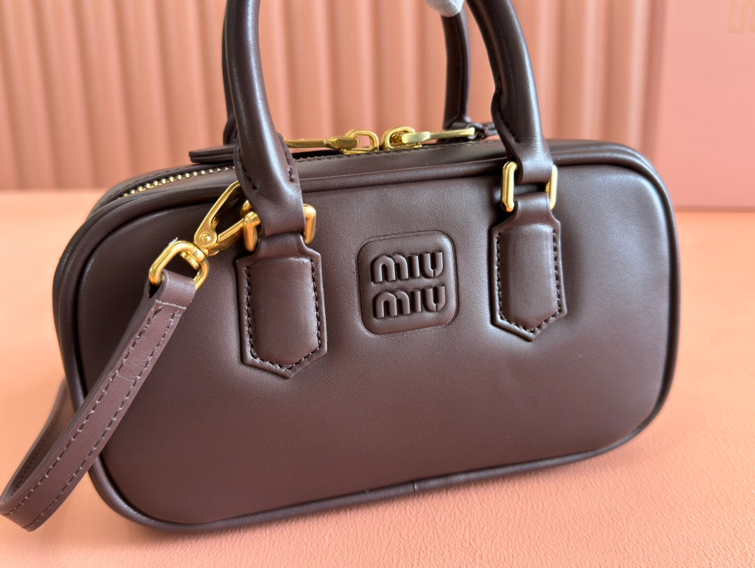 ARCADIE BAG 19 IN TAMARIND BROWN SHINY CALFSKIN