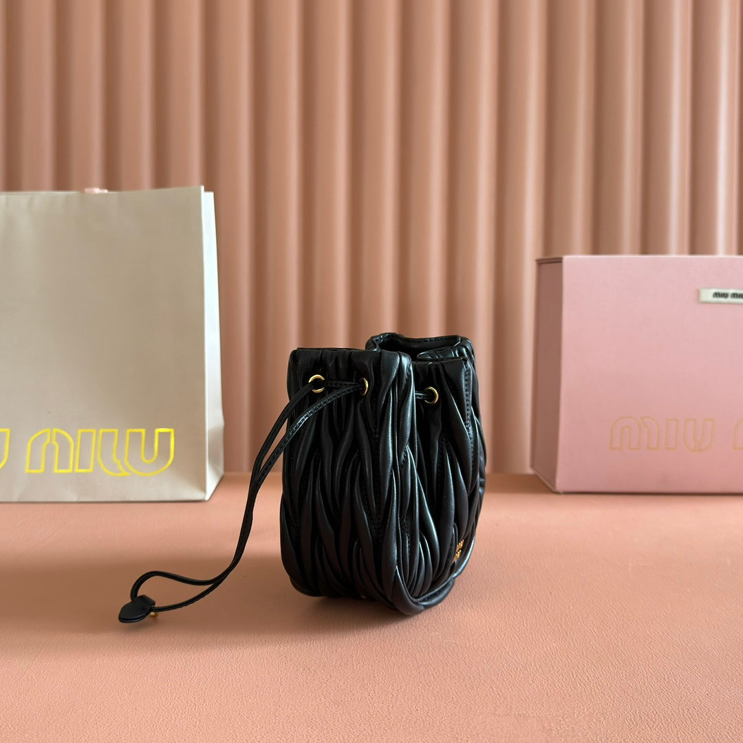 MIUMIU 26S MATELASSE POUCH BAG 16 IN BLACK CALFSKIN GOLD HARDWARE