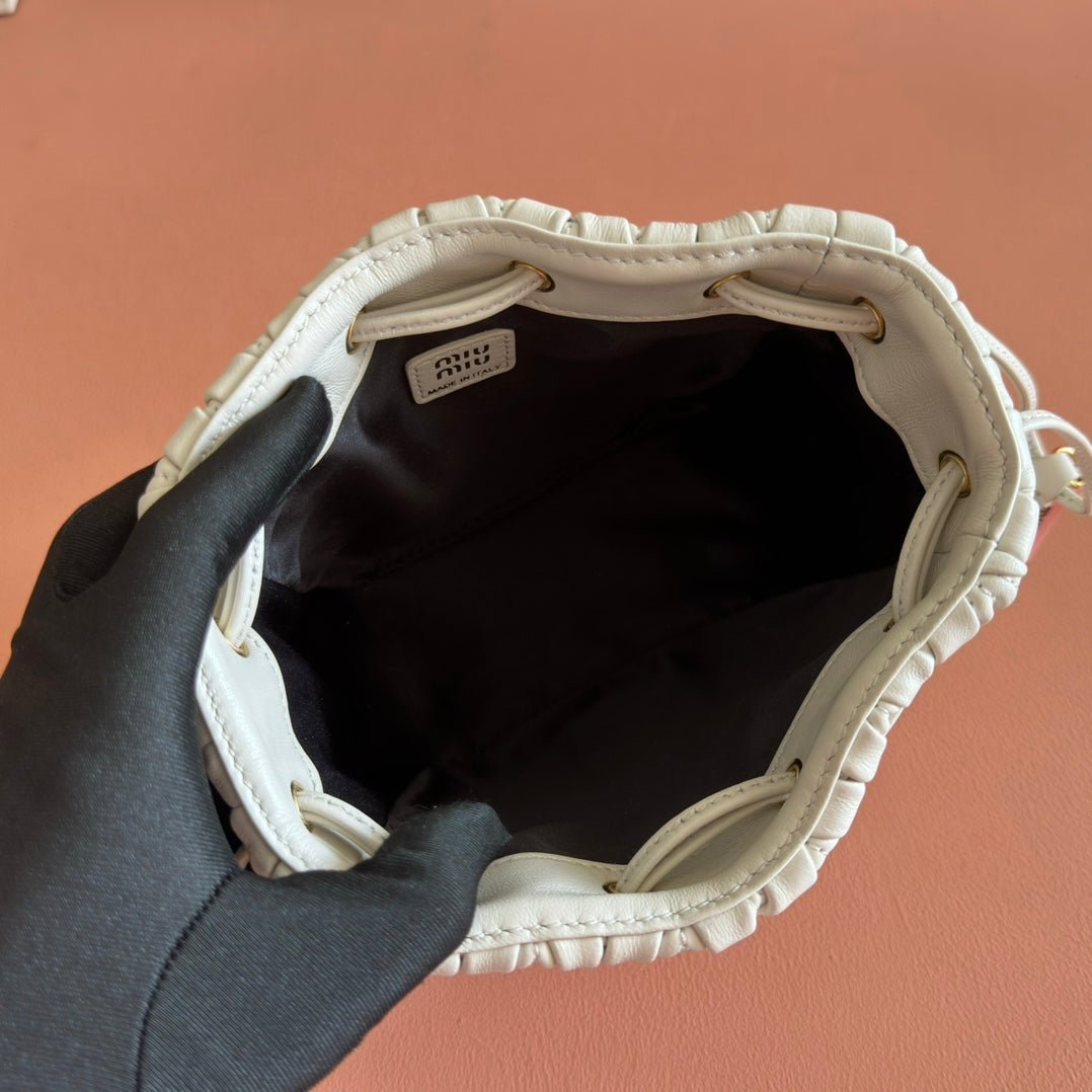 MIUMIU 26S MATELASSE POUCH BAG 16 IN WHITE CALFSKIN GOLD HARDWARE