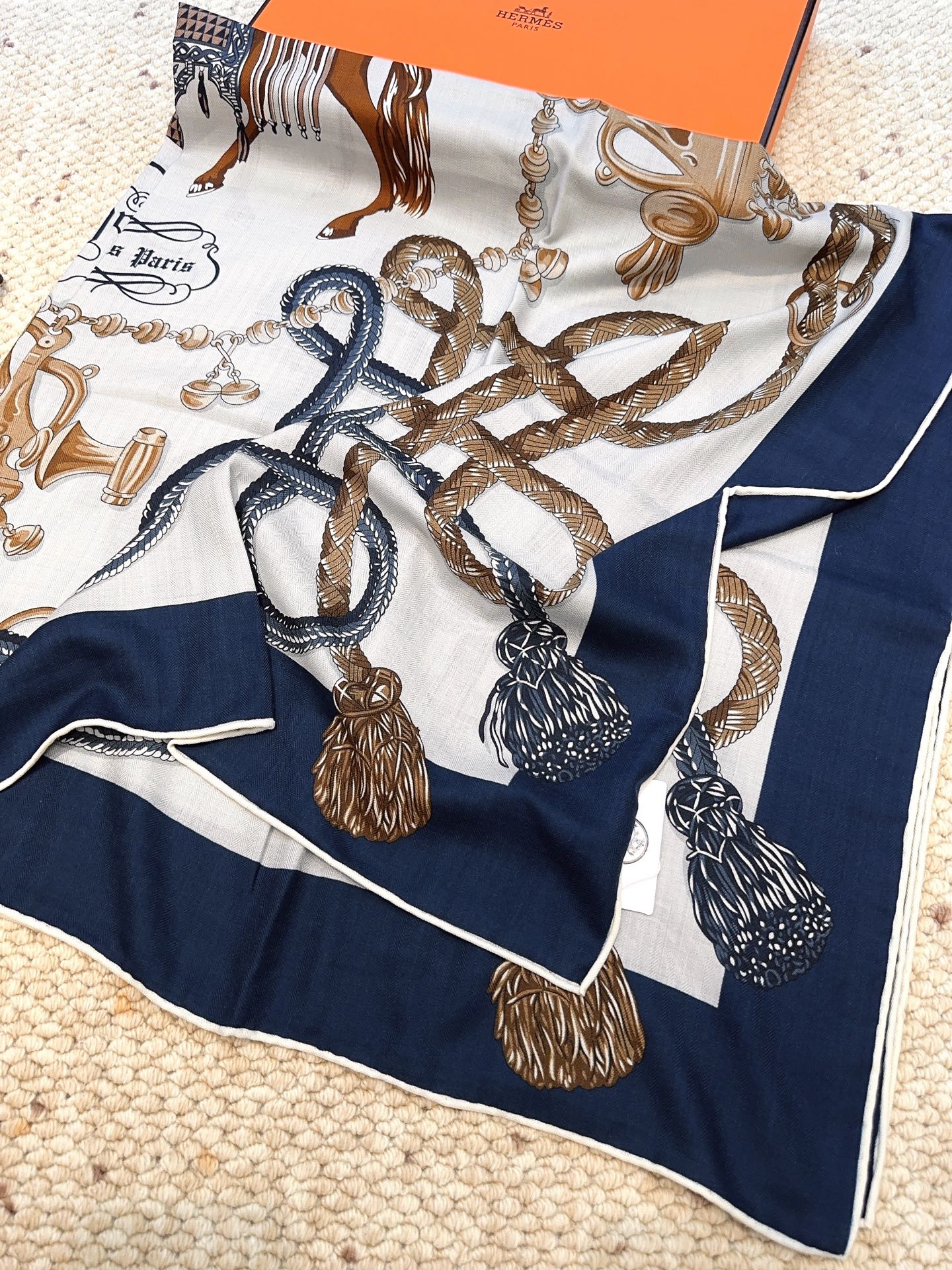 HERMES 25S SCARF 140 IN CASHMERE SILK 854537