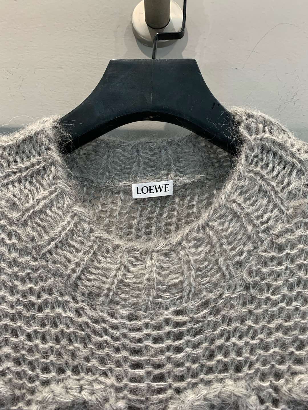LOEWE SWEATER STYLE 224