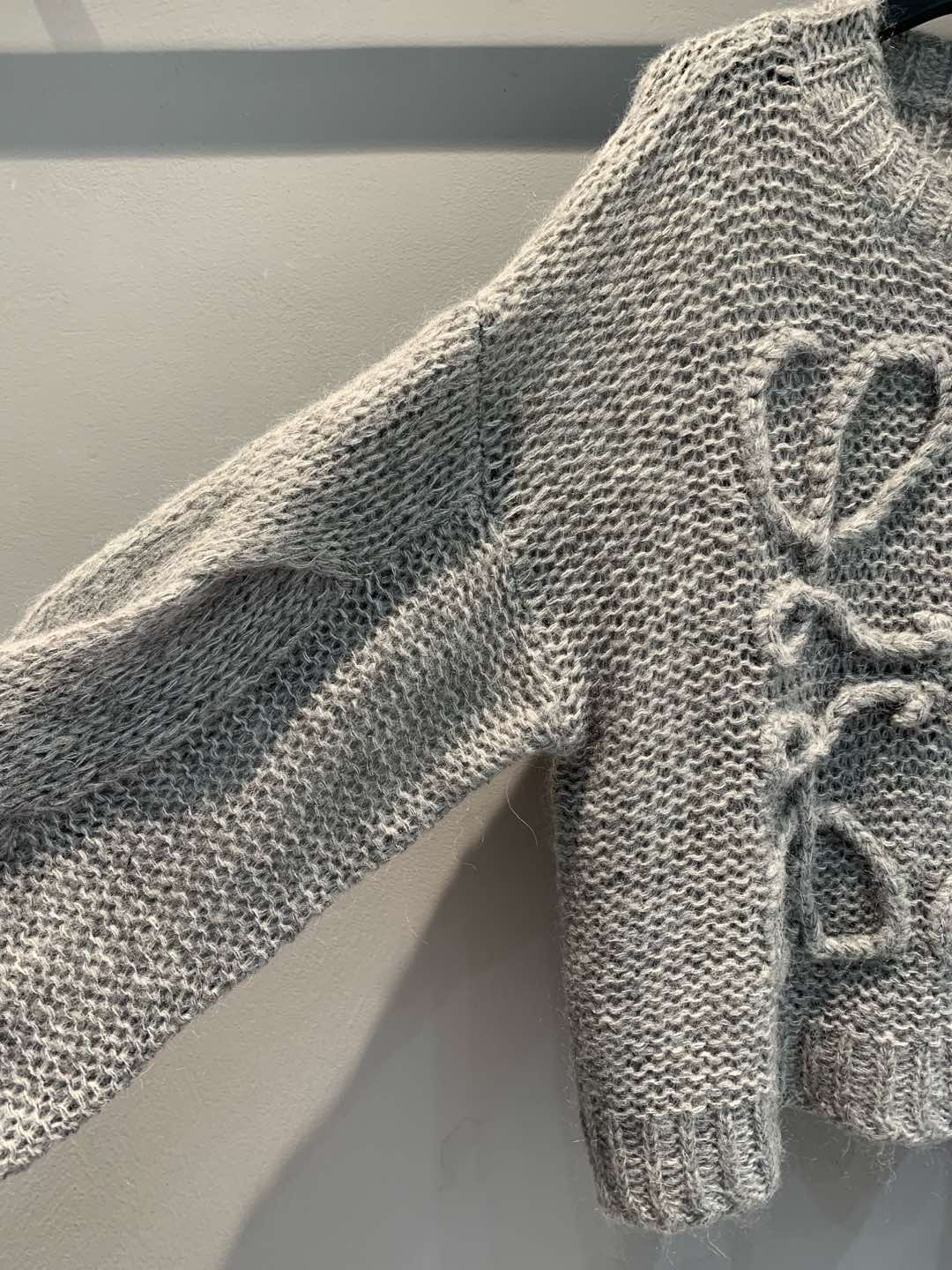 LOEWE SWEATER STYLE 224