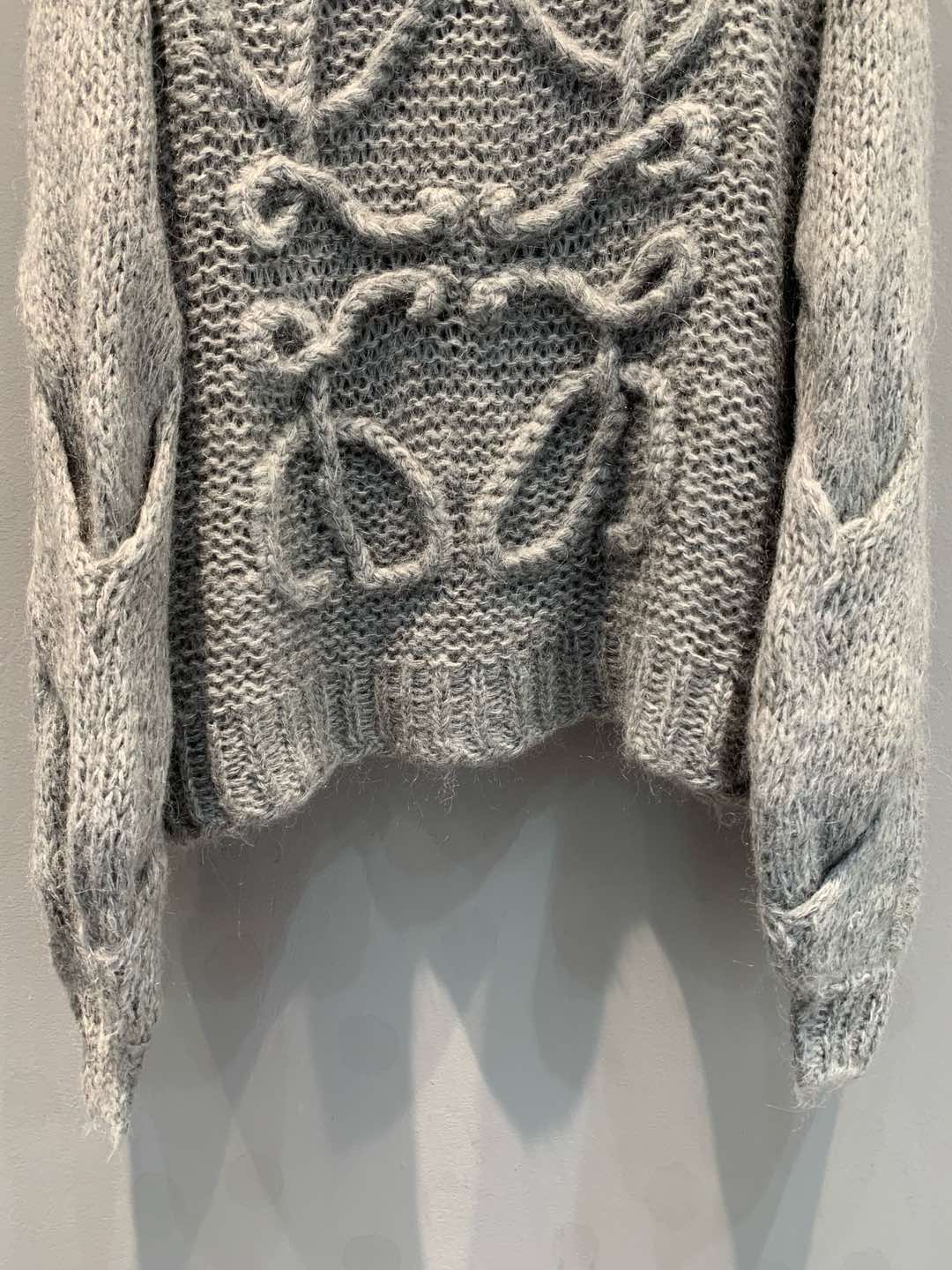 LOEWE SWEATER STYLE 224