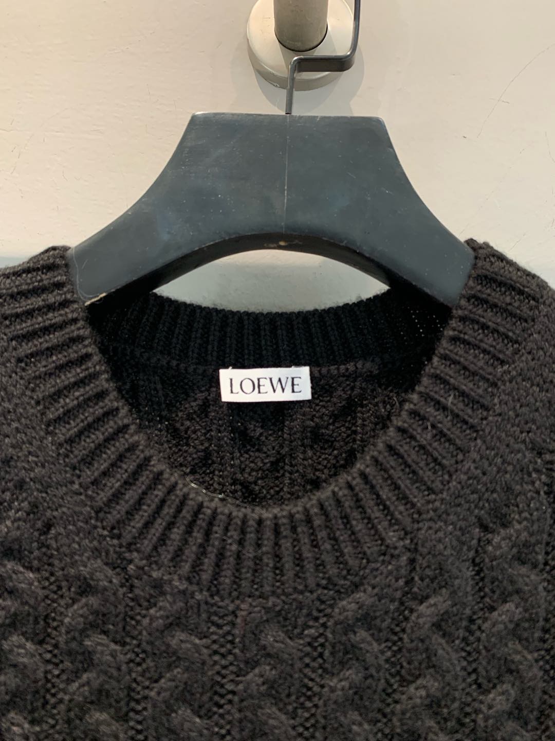 LOEWE KNIT VEST STYLE 227
