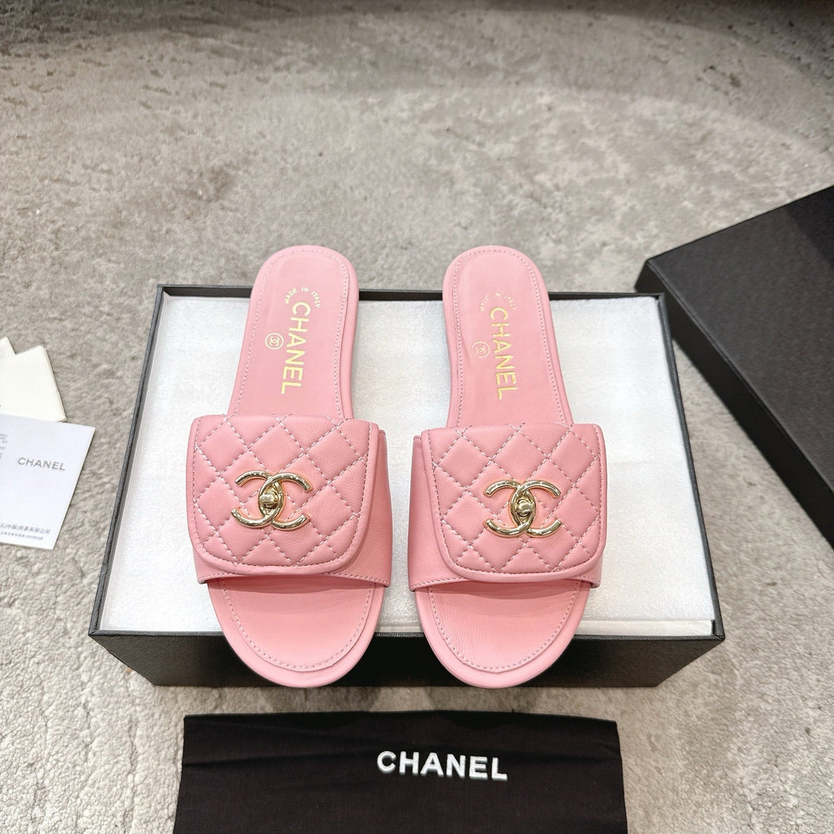 PLATFORM SLIPPERS LOGO IN LIGHT PINK LAMBSKIN