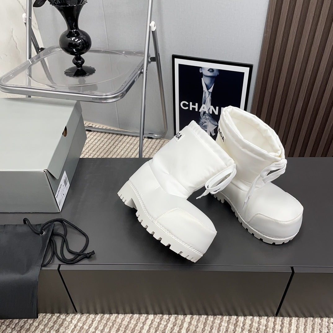 BALENCIAGA 25S ALASKA ANKLE BOOTS HIGH HEEL IN WHITE FABRIC STYLE 1