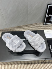 CHANEL 25S SLIPPERS IN LIGHT GRAY FUR