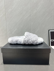 CHANEL 25S SLIPPERS IN LIGHT GRAY FUR
