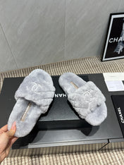 CHANEL 25S SLIPPERS IN LIGHT GRAY FUR