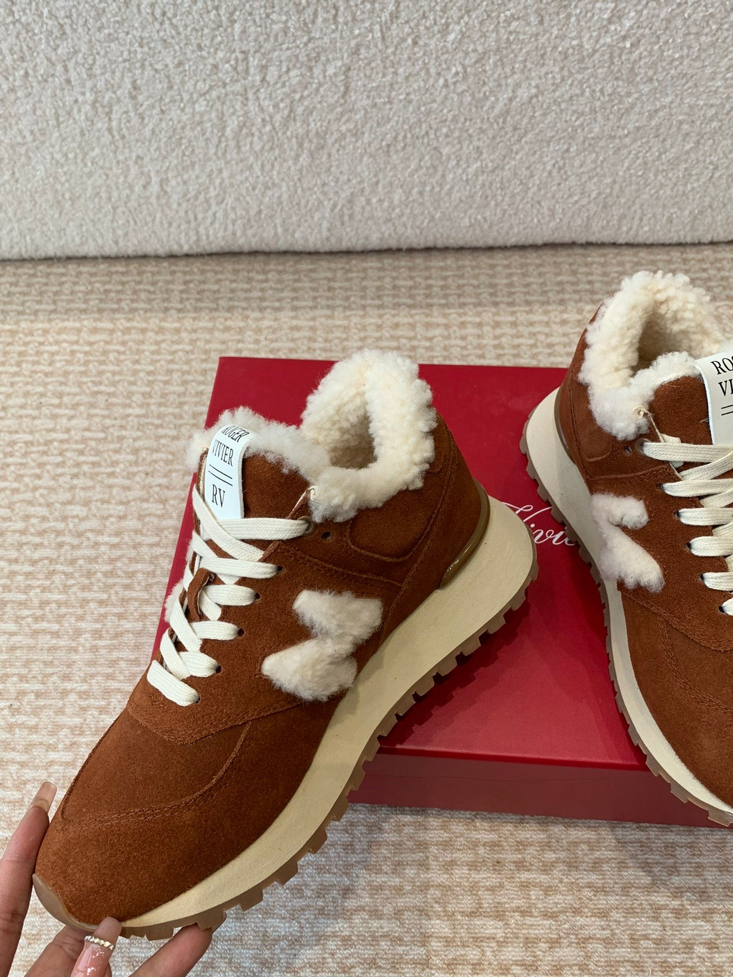 VIV' RUN SNEAKER IN BROWN SUEDE AND SHEARLING