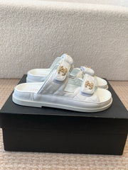 DAD SANDAL IN WHITE SHEEPSKIN MULE