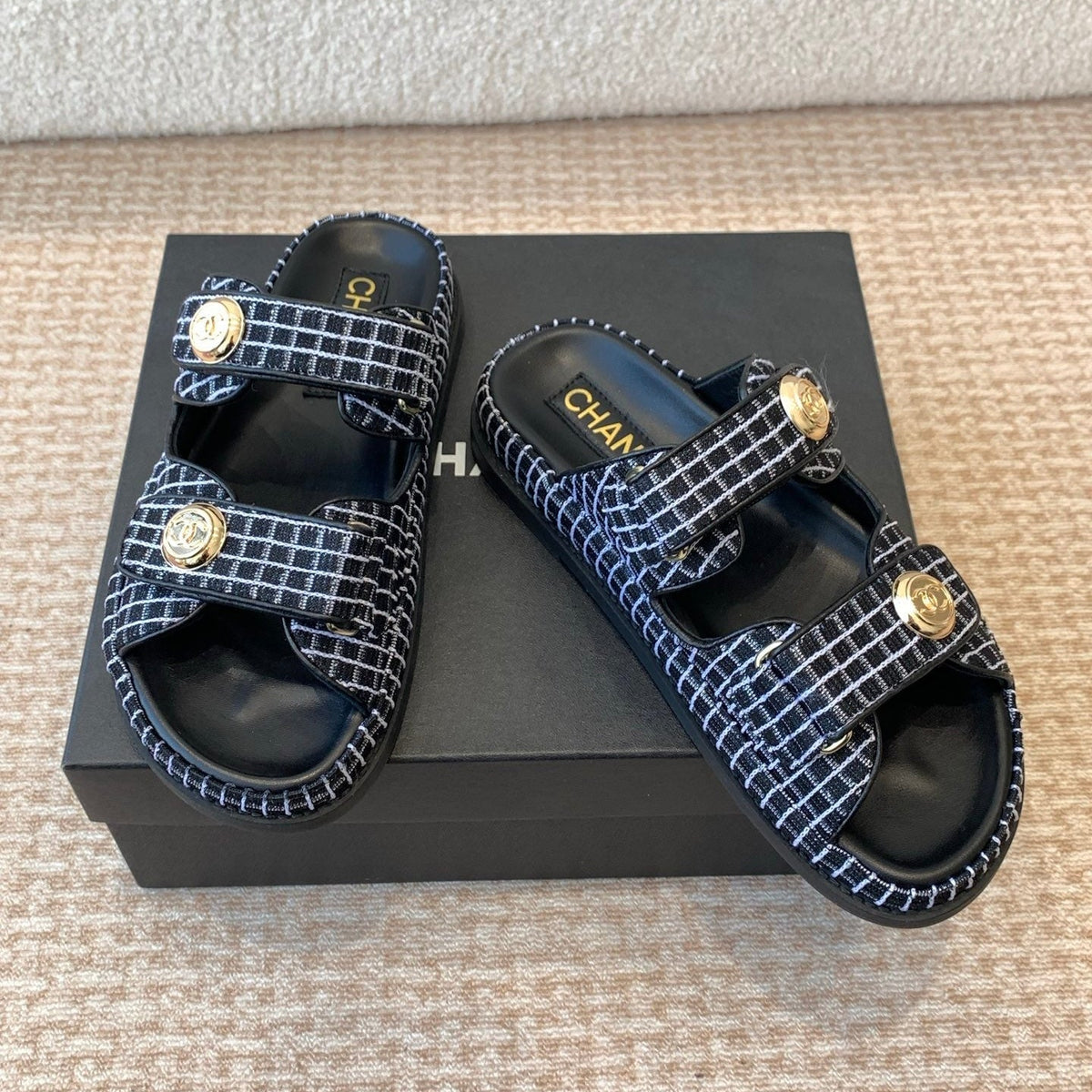 DAD SANDAL IN BLACK MIX WHITE DENIM FABRIC MULE