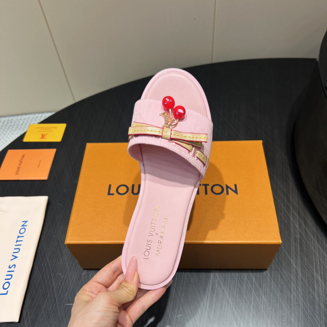 LV SLIDE SANDALS 25S IN BABY PINK DENIM AND CALFSKIN WITH CHERRY BLOSSOM BUCKLE