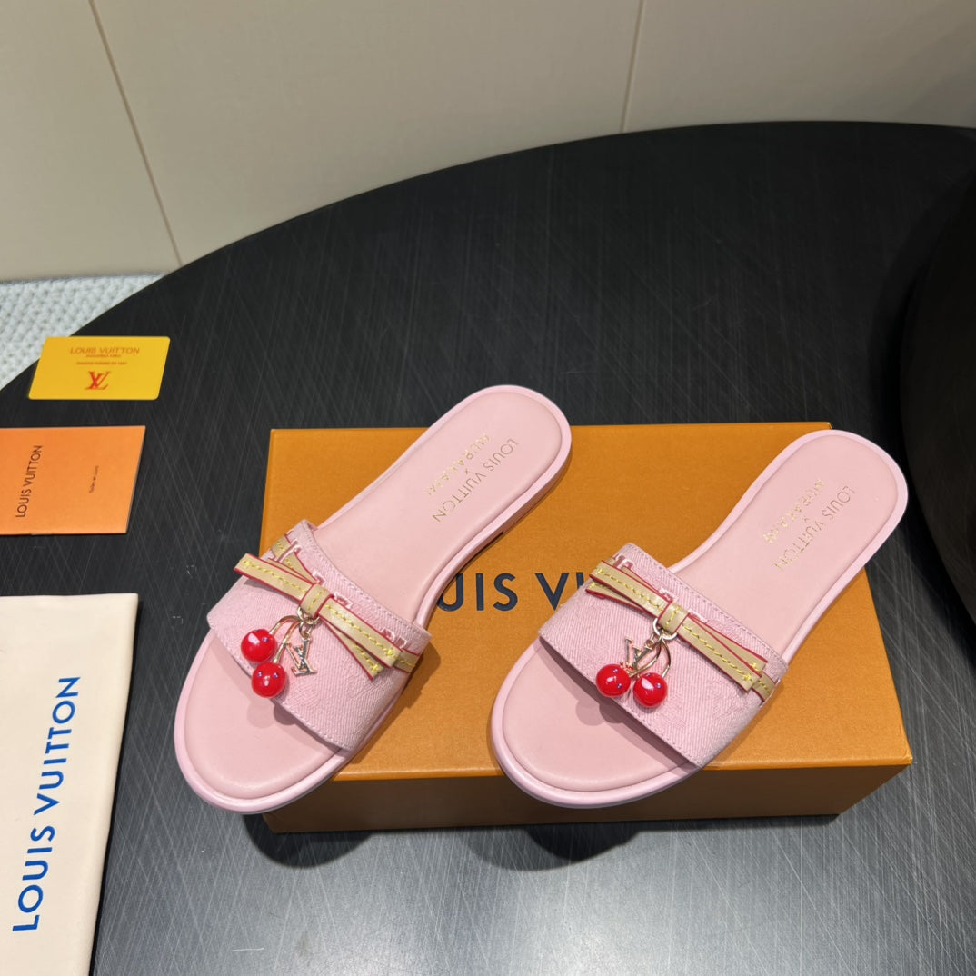 LV SLIDE SANDALS 25S IN BABY PINK DENIM AND CALFSKIN WITH CHERRY BLOSSOM BUCKLE