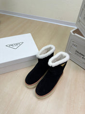 SUEDE BOOTS BLACK WITH SHEARLING LINING AND RUBBER FLATFORM SOLE