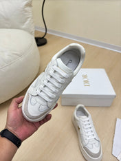 GOLD STAR PLATFORM SNEAKER IN WHITE CALFSKIN AND SUEDE