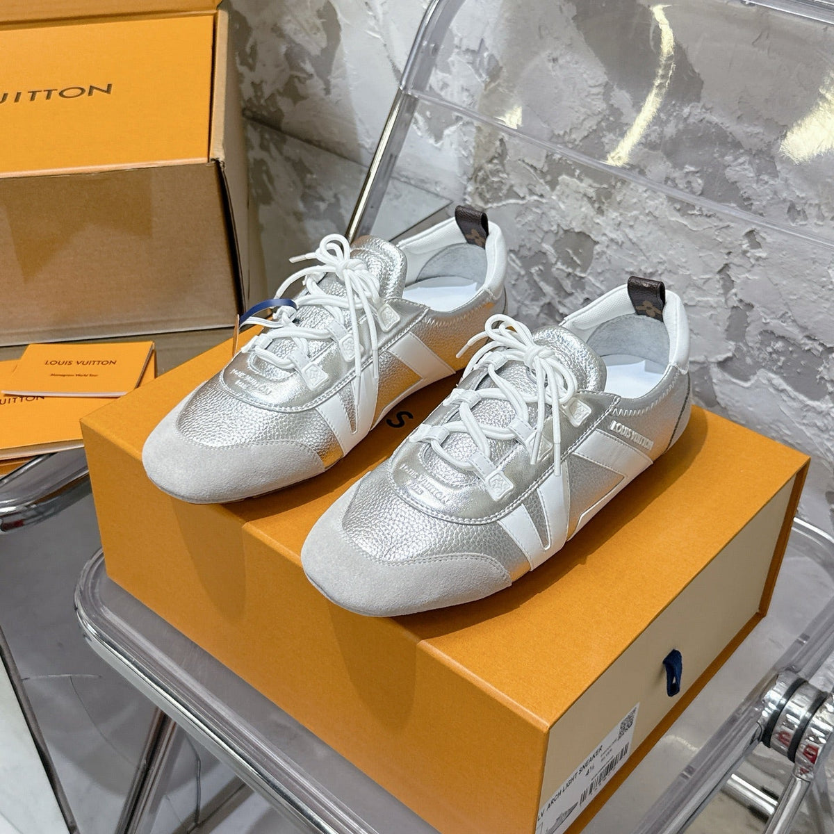SNEAKERINA TRAINERS IN SILVER-TONE CALFSKIN AND SUEDE