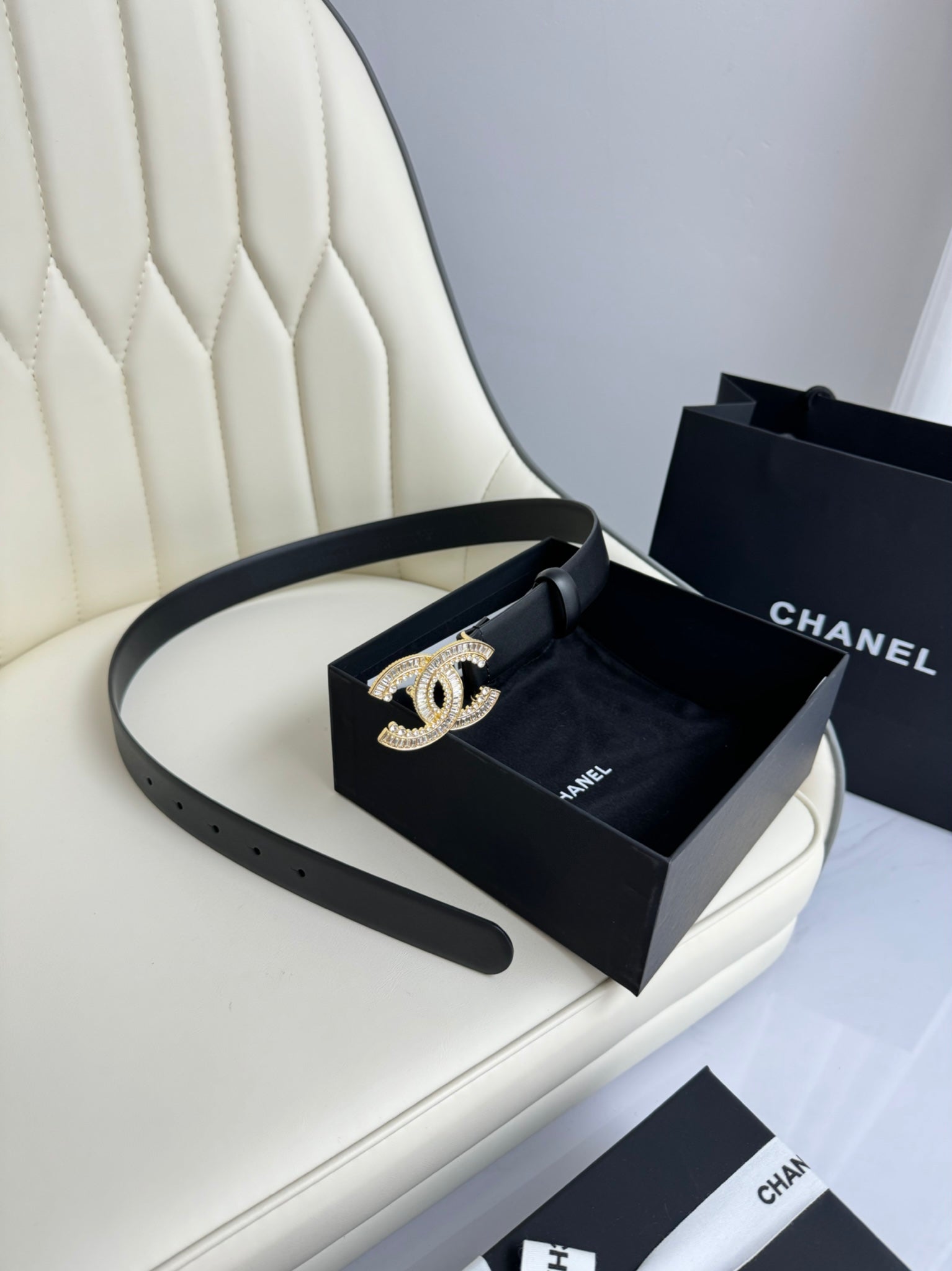 CC BELT 30MM IN BLACK SMOOTH CALFSKIN GOLD HARDWARE ATTACH RHINSTONE