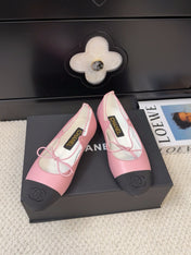FLAT MARY JANE PUMPS IN BABY PINK LAMBSKIN MIX BLACK FABRIC