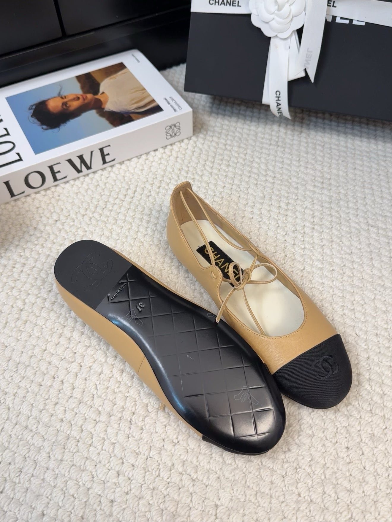 FLAT MARY JANE PUMPS IN SUN YELLOW LAMBSKIN MIX BLACK FABRIC