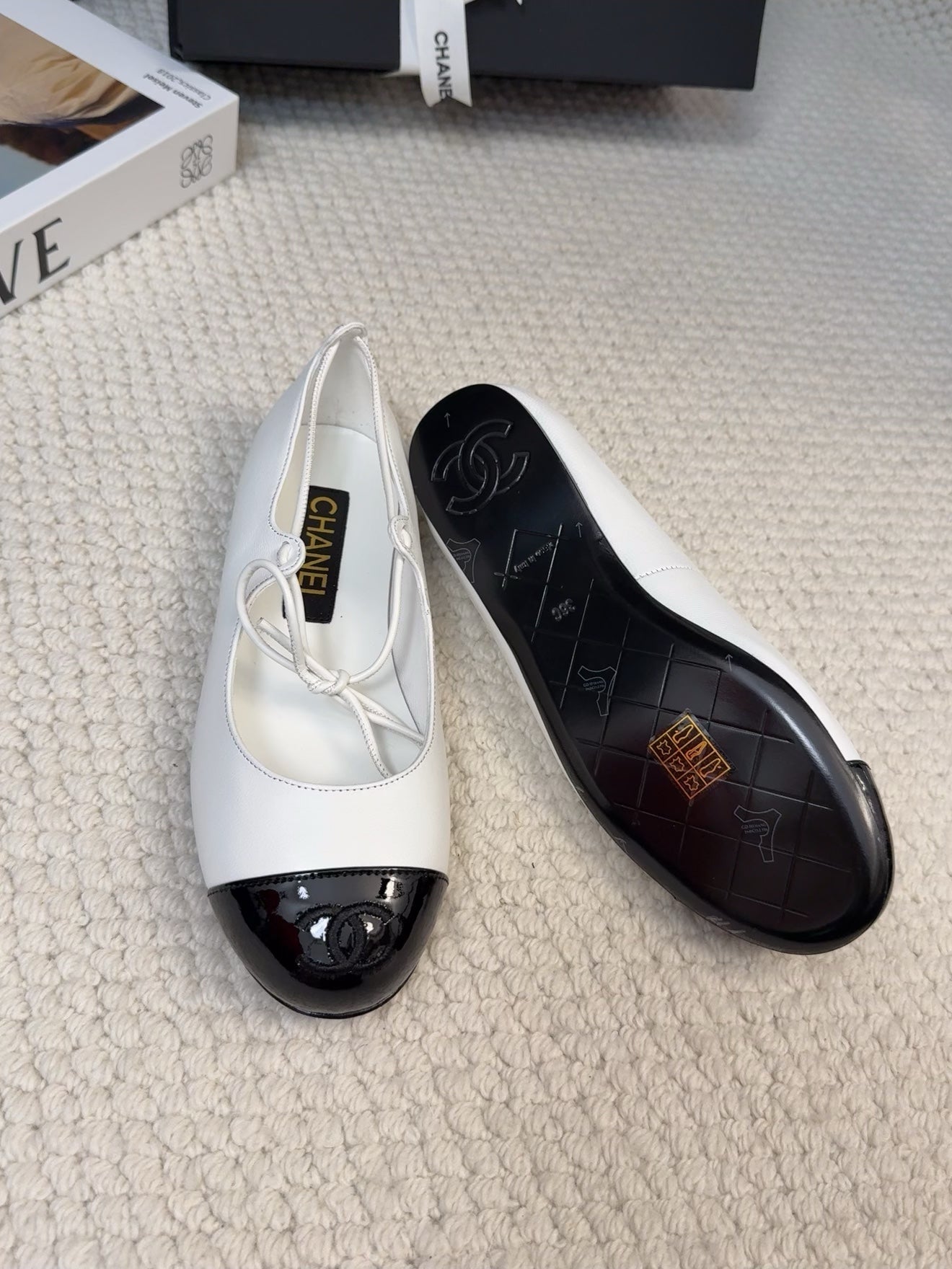 FLAT MARY JANE PUMPS IN WHITE MIX BLACK LAMBSKIN