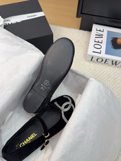 MARY JANE SHOES IN BLACK VELVET WITH CRYSTALS LOGO