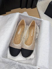 BALLET FLAT IN BLACK FABRIC AND WHITE MESH